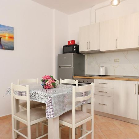 Sunny Side Apartments Vlore Luaran gambar