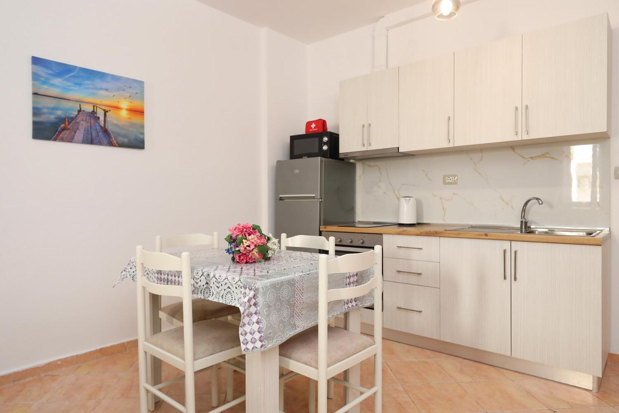 Sunny Side Apartments Vlore Luaran gambar